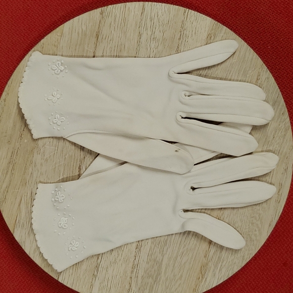Vintage child size ivory cream gloves 1st Communion Confirmation dress - Picture 8 of 13